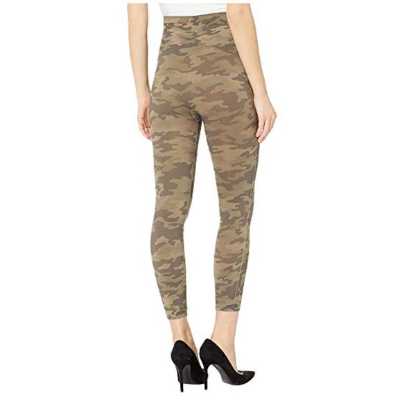 Spanx Seamless Camo Leggings in Desert Sand - Picture 4 of 6
